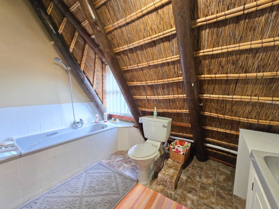 4 Bedroom Property for Sale in Stilbaai Wes Western Cape